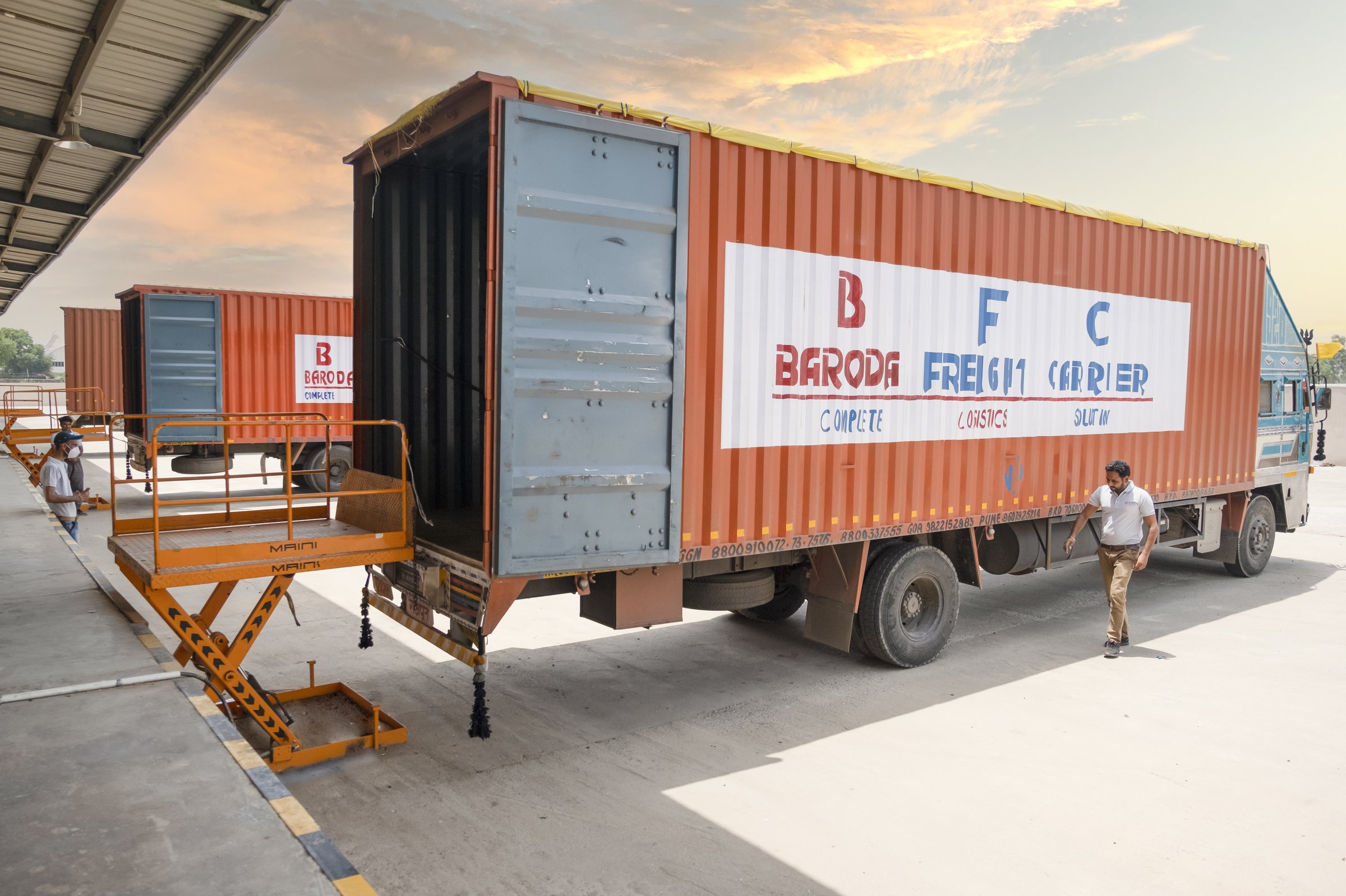 A BFC truck loading at the dock at first light
